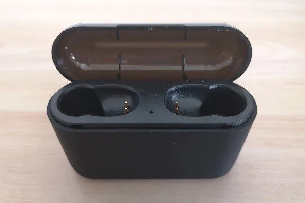Q32TWS Case Earphone 1