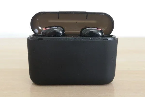 Q32TWS Case Earphone 2