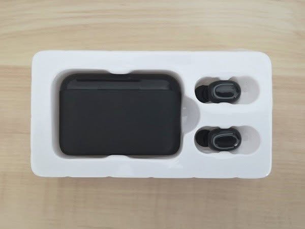 Q32TWS Unboxing 3 Q32TWS Unboxing 3