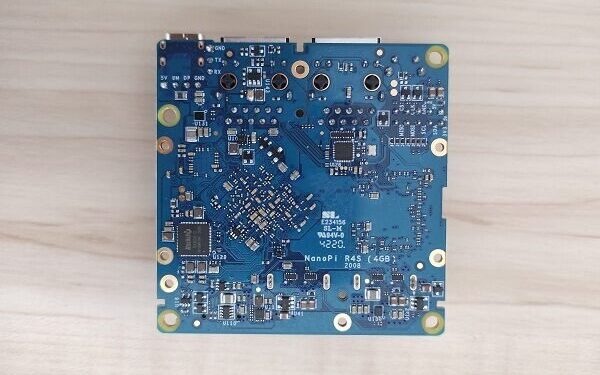 NanoPi R4S 04 rotated NanoPi R4S 04 rotated