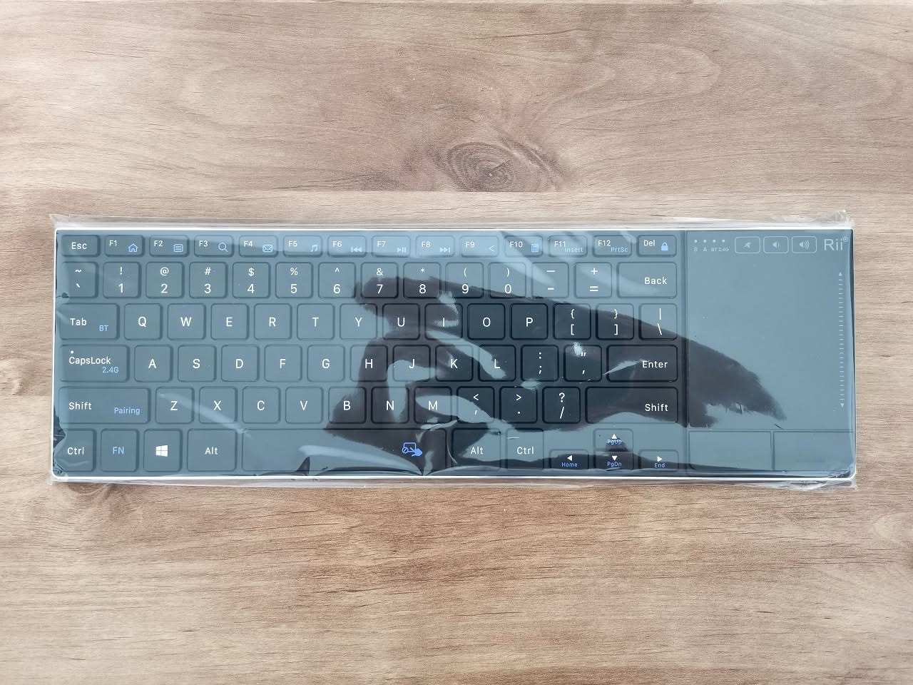 K22 Wireless Keyboard Unbox 3